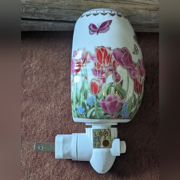 Sorelle Fine Porcelain Night Light - Picture 3 of 11